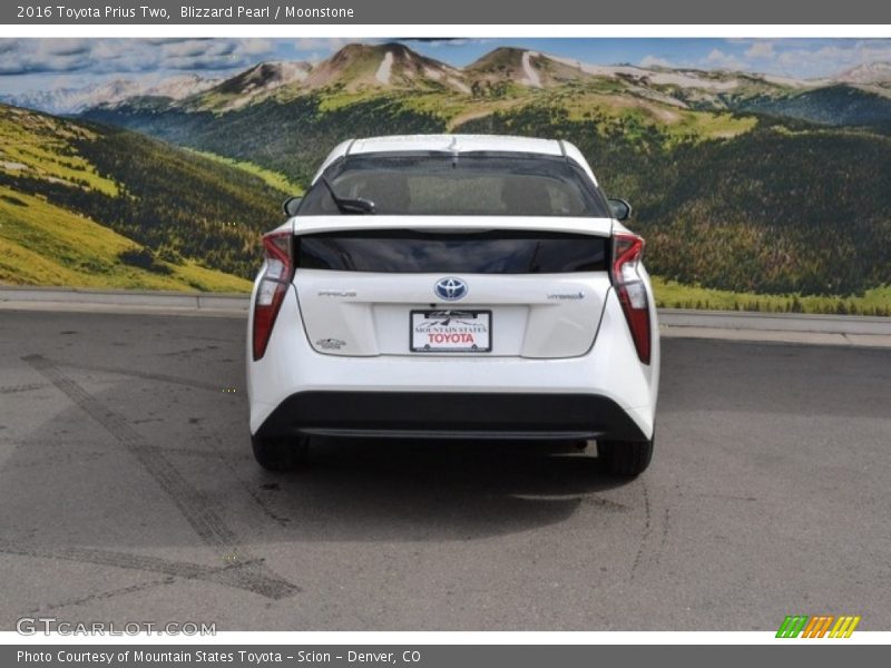 Blizzard Pearl / Moonstone 2016 Toyota Prius Two
