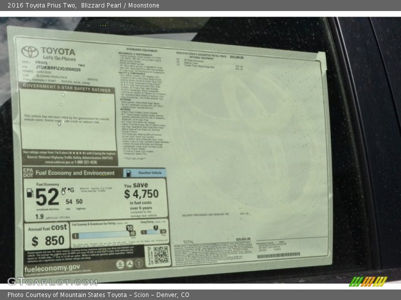 Blizzard Pearl / Moonstone 2016 Toyota Prius Two