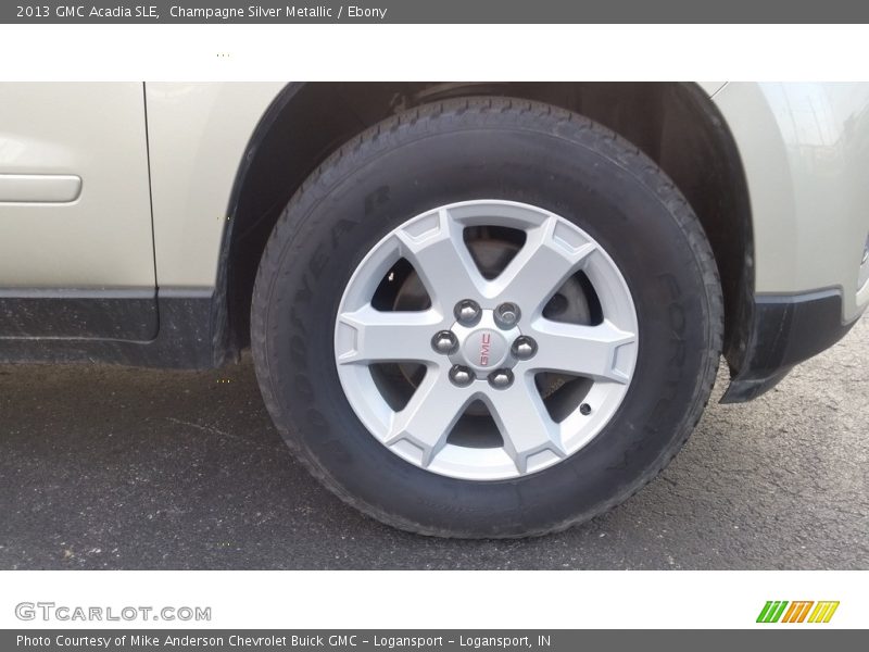 Champagne Silver Metallic / Ebony 2013 GMC Acadia SLE