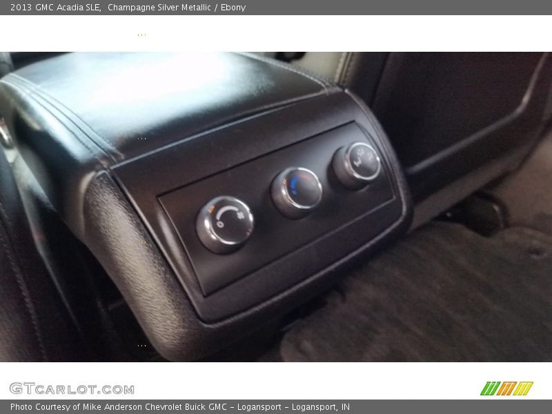 Champagne Silver Metallic / Ebony 2013 GMC Acadia SLE