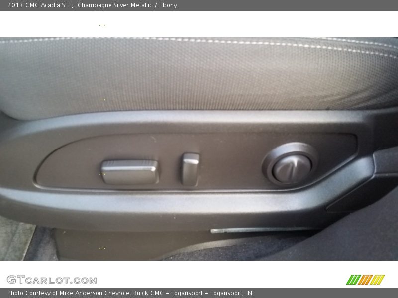 Champagne Silver Metallic / Ebony 2013 GMC Acadia SLE