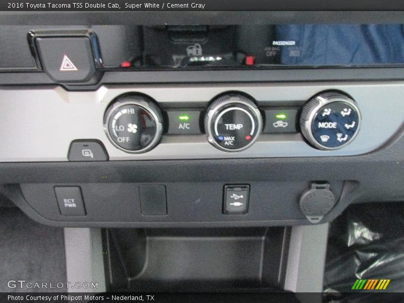 Super White / Cement Gray 2016 Toyota Tacoma TSS Double Cab