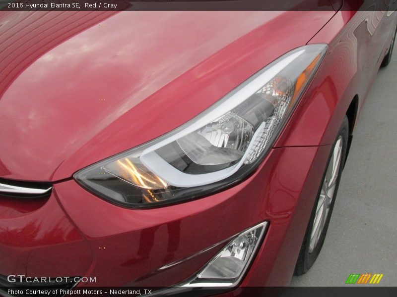 Red / Gray 2016 Hyundai Elantra SE
