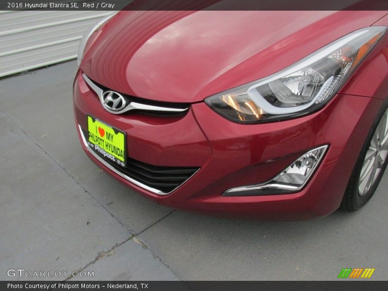 Red / Gray 2016 Hyundai Elantra SE