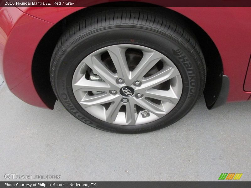 Red / Gray 2016 Hyundai Elantra SE