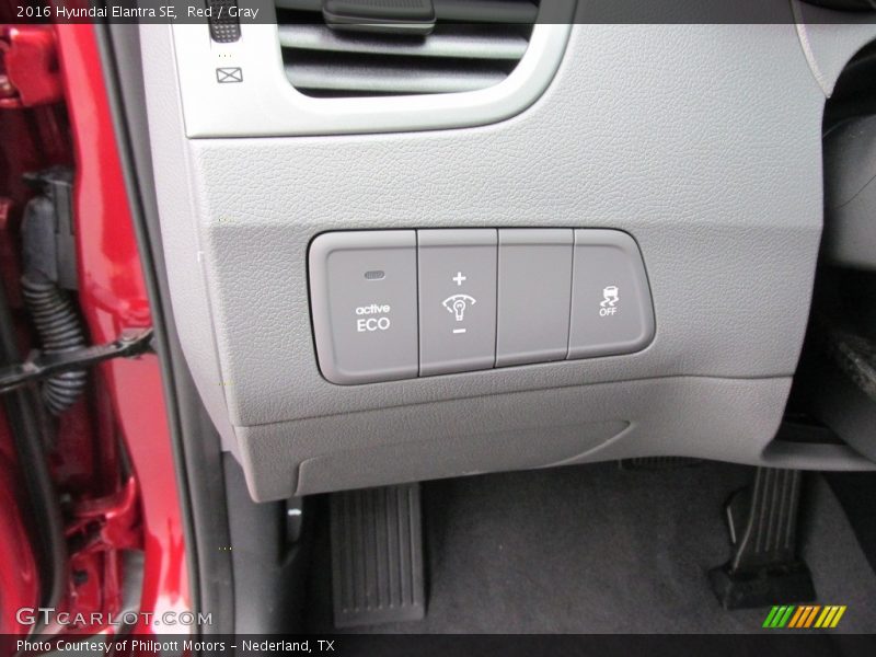 Red / Gray 2016 Hyundai Elantra SE