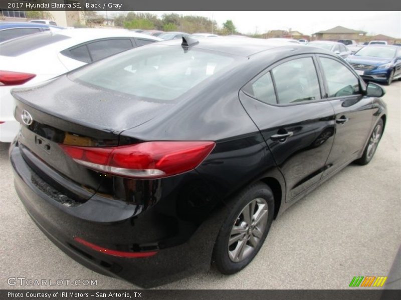 Black / Gray 2017 Hyundai Elantra SE