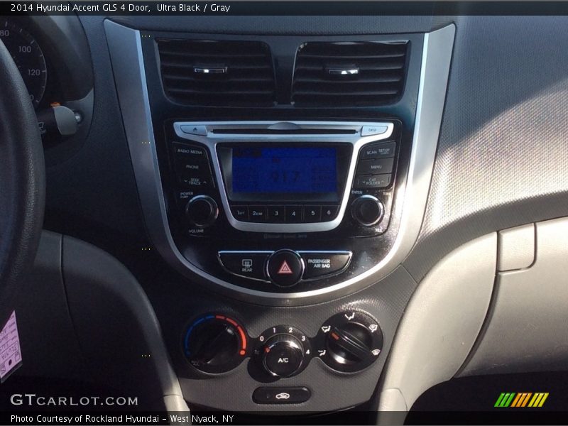 Ultra Black / Gray 2014 Hyundai Accent GLS 4 Door