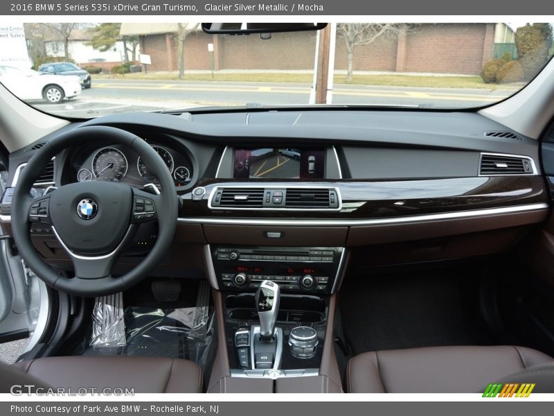 Dashboard of 2016 5 Series 535i xDrive Gran Turismo