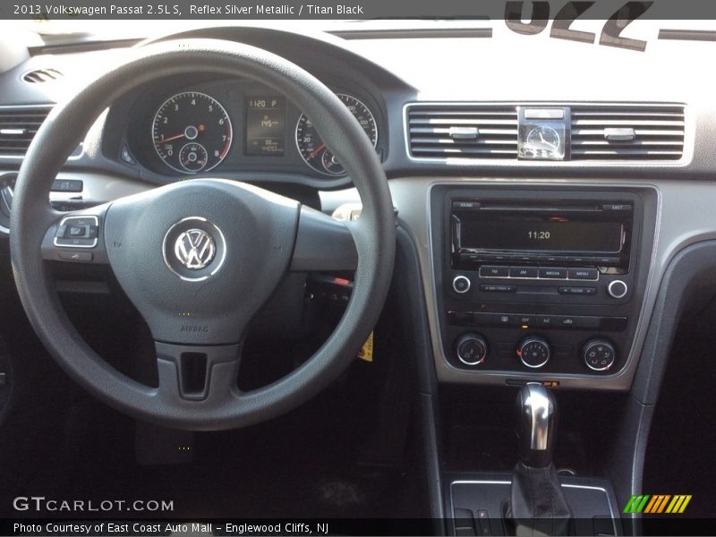 Reflex Silver Metallic / Titan Black 2013 Volkswagen Passat 2.5L S