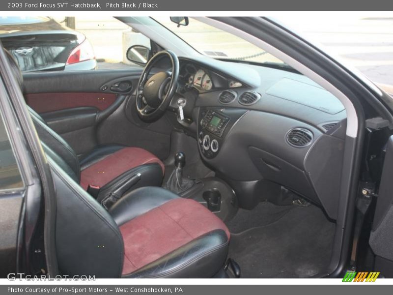 Pitch Black / Black 2003 Ford Focus SVT Hatchback