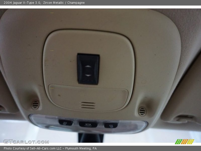 Zircon Metallic / Champagne 2004 Jaguar X-Type 3.0