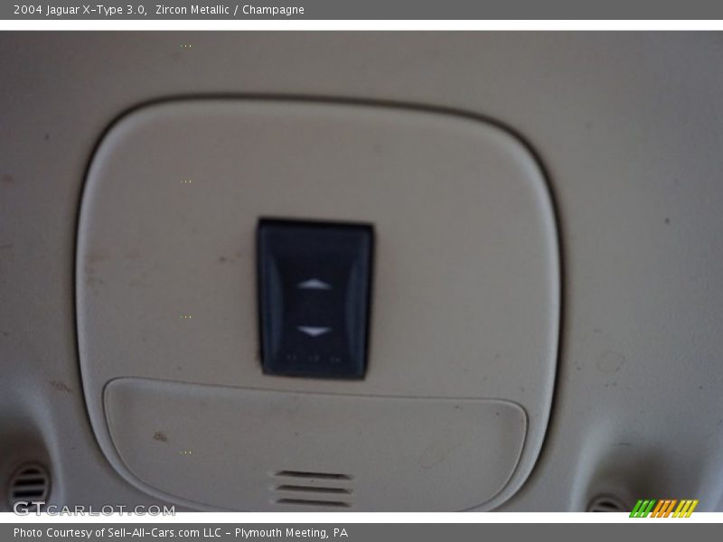 Zircon Metallic / Champagne 2004 Jaguar X-Type 3.0