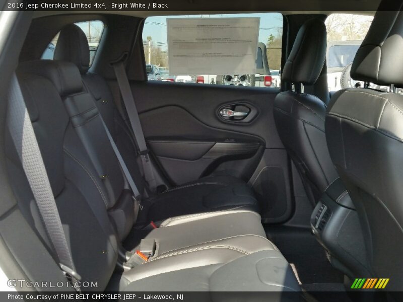 Bright White / Black 2016 Jeep Cherokee Limited 4x4