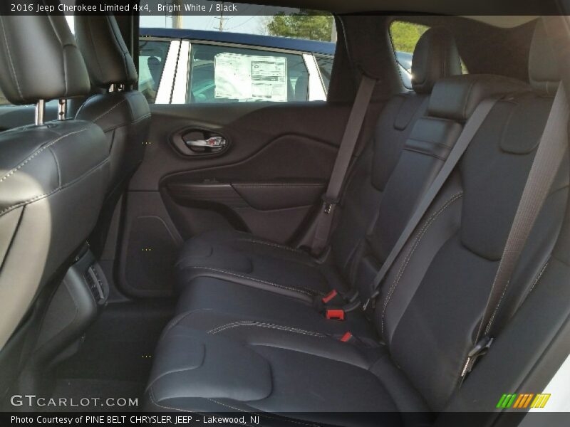Bright White / Black 2016 Jeep Cherokee Limited 4x4