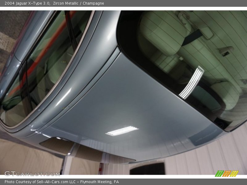 Zircon Metallic / Champagne 2004 Jaguar X-Type 3.0