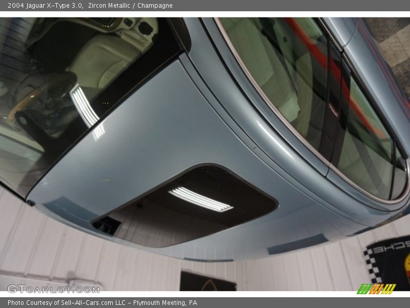 Zircon Metallic / Champagne 2004 Jaguar X-Type 3.0