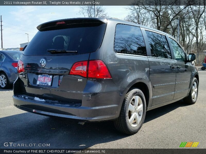 Twilight Gray Metallic / Aero Gray 2011 Volkswagen Routan SE