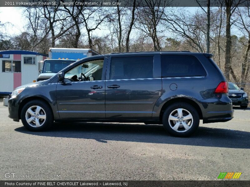 Twilight Gray Metallic / Aero Gray 2011 Volkswagen Routan SE