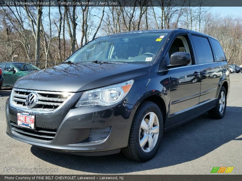 Twilight Gray Metallic / Aero Gray 2011 Volkswagen Routan SE
