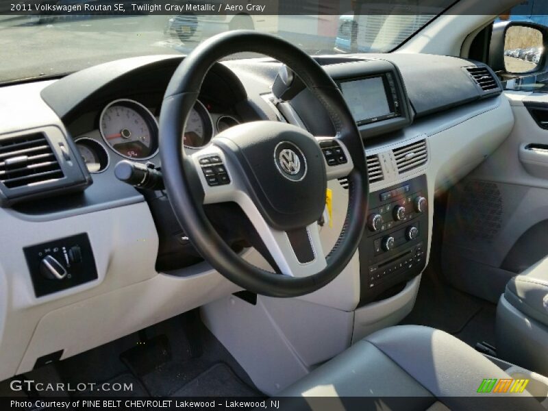 Twilight Gray Metallic / Aero Gray 2011 Volkswagen Routan SE