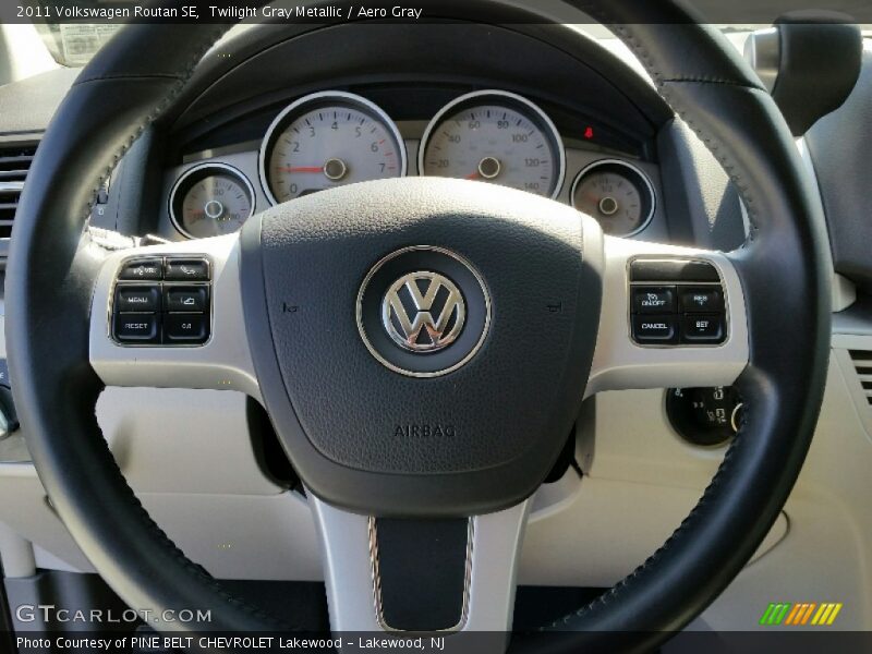 Twilight Gray Metallic / Aero Gray 2011 Volkswagen Routan SE