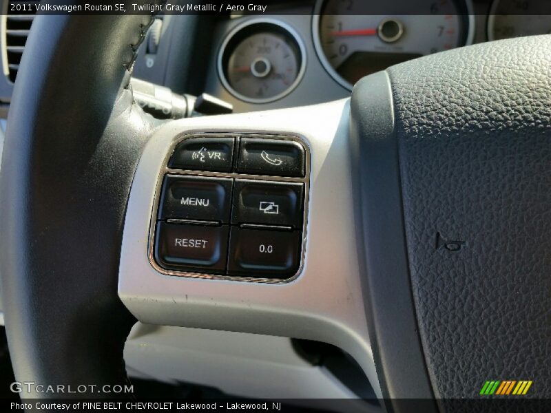 Twilight Gray Metallic / Aero Gray 2011 Volkswagen Routan SE