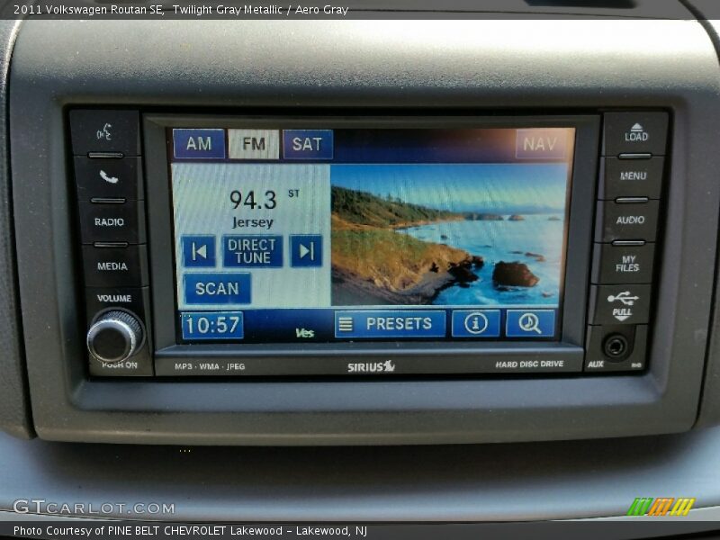 Twilight Gray Metallic / Aero Gray 2011 Volkswagen Routan SE