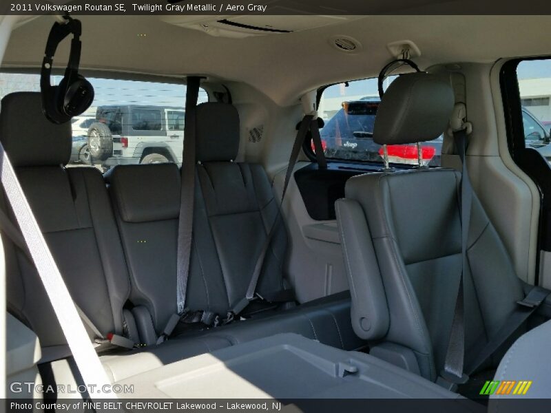 Twilight Gray Metallic / Aero Gray 2011 Volkswagen Routan SE