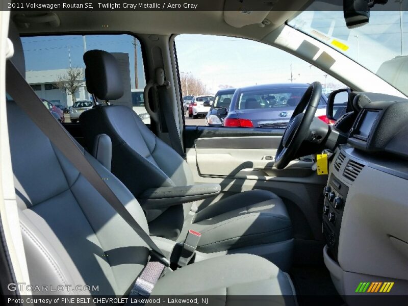 Twilight Gray Metallic / Aero Gray 2011 Volkswagen Routan SE