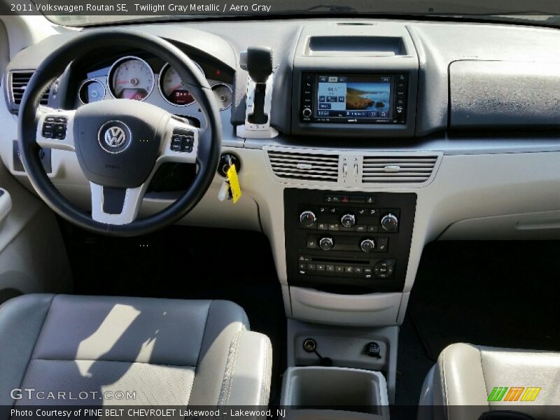 Twilight Gray Metallic / Aero Gray 2011 Volkswagen Routan SE