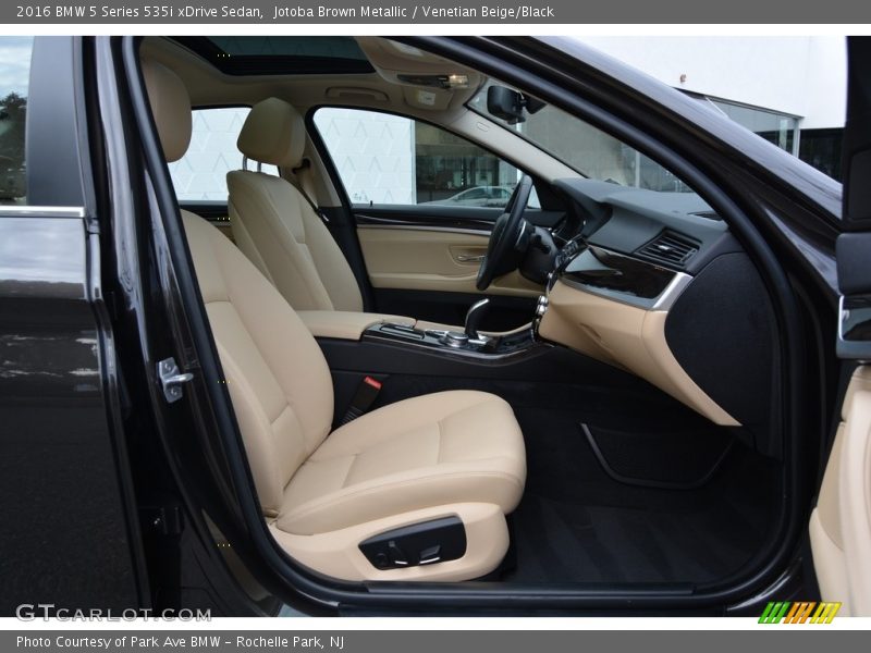 Jotoba Brown Metallic / Venetian Beige/Black 2016 BMW 5 Series 535i xDrive Sedan