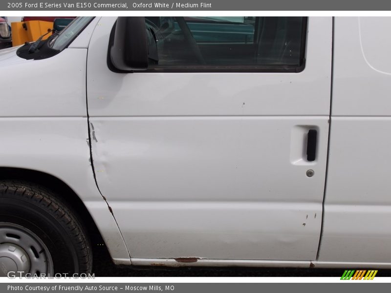 Oxford White / Medium Flint 2005 Ford E Series Van E150 Commercial