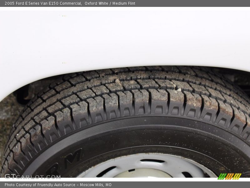 Oxford White / Medium Flint 2005 Ford E Series Van E150 Commercial