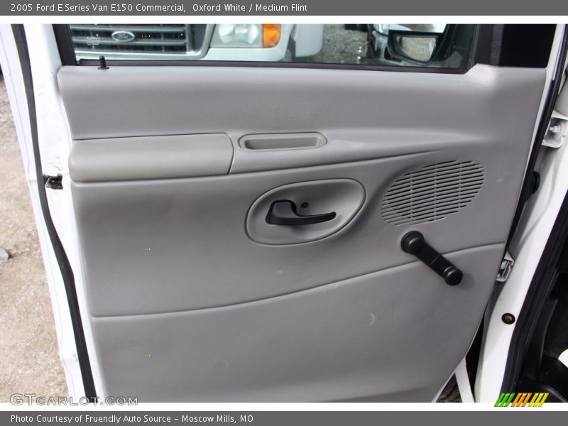Oxford White / Medium Flint 2005 Ford E Series Van E150 Commercial