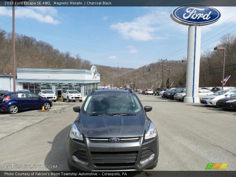 Magnetic Metallic / Charcoal Black 2016 Ford Escape SE 4WD