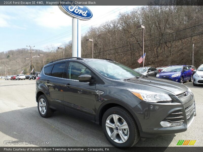 Magnetic Metallic / Charcoal Black 2016 Ford Escape SE 4WD