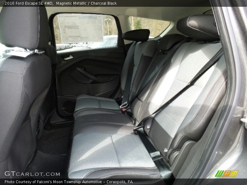 Magnetic Metallic / Charcoal Black 2016 Ford Escape SE 4WD