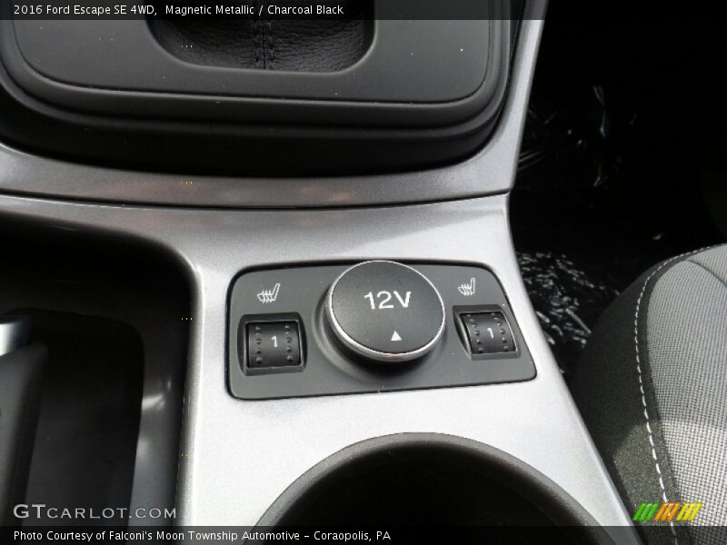 Magnetic Metallic / Charcoal Black 2016 Ford Escape SE 4WD