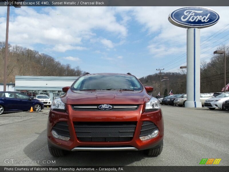 Sunset Metallic / Charcoal Black 2016 Ford Escape SE 4WD