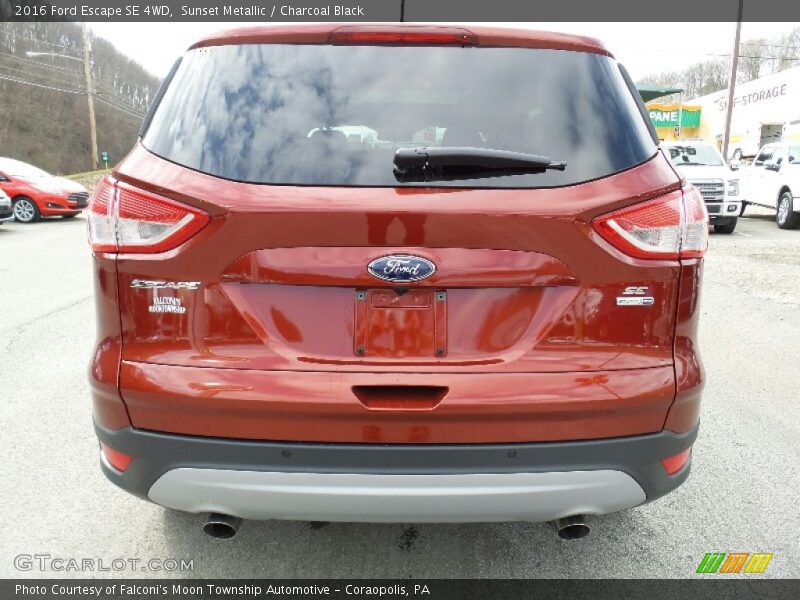 Sunset Metallic / Charcoal Black 2016 Ford Escape SE 4WD