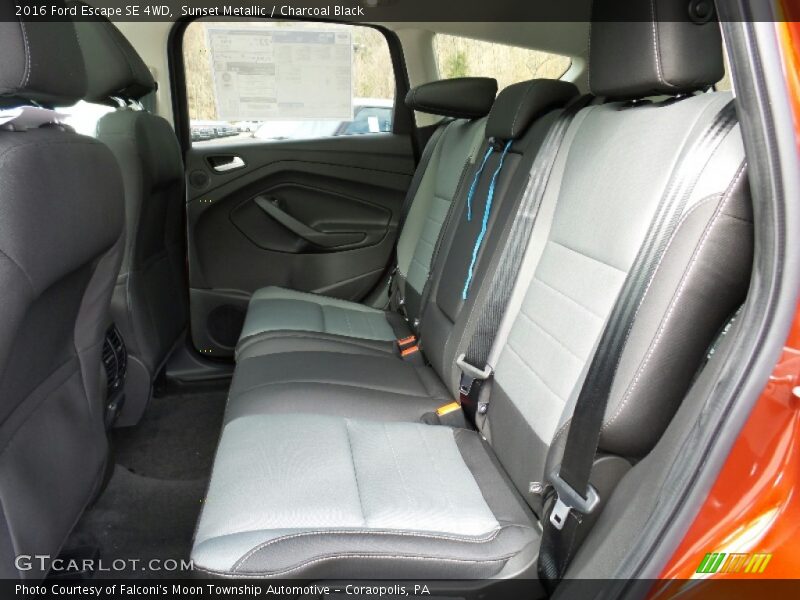 Sunset Metallic / Charcoal Black 2016 Ford Escape SE 4WD