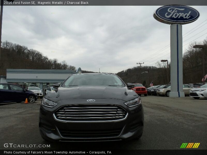 Magnetic Metallic / Charcoal Black 2016 Ford Fusion SE