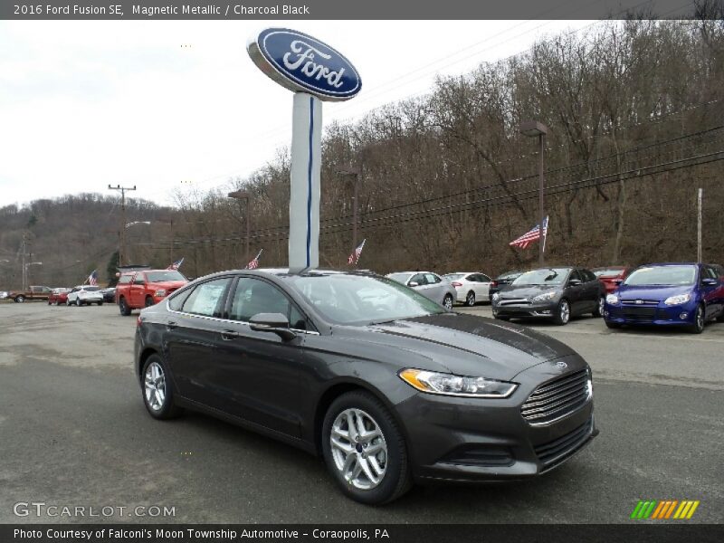 Magnetic Metallic / Charcoal Black 2016 Ford Fusion SE
