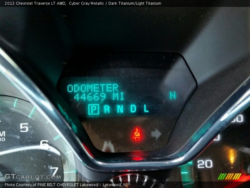 Cyber Gray Metallic / Dark Titanium/Light Titanium 2013 Chevrolet Traverse LT AWD