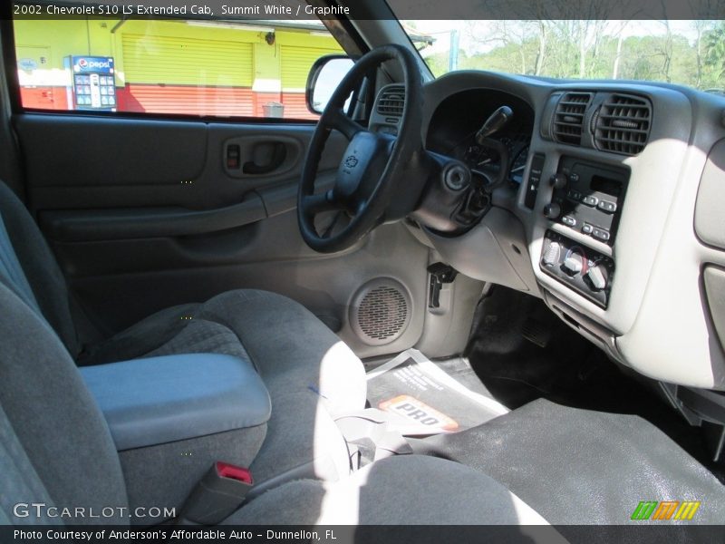 Summit White / Graphite 2002 Chevrolet S10 LS Extended Cab