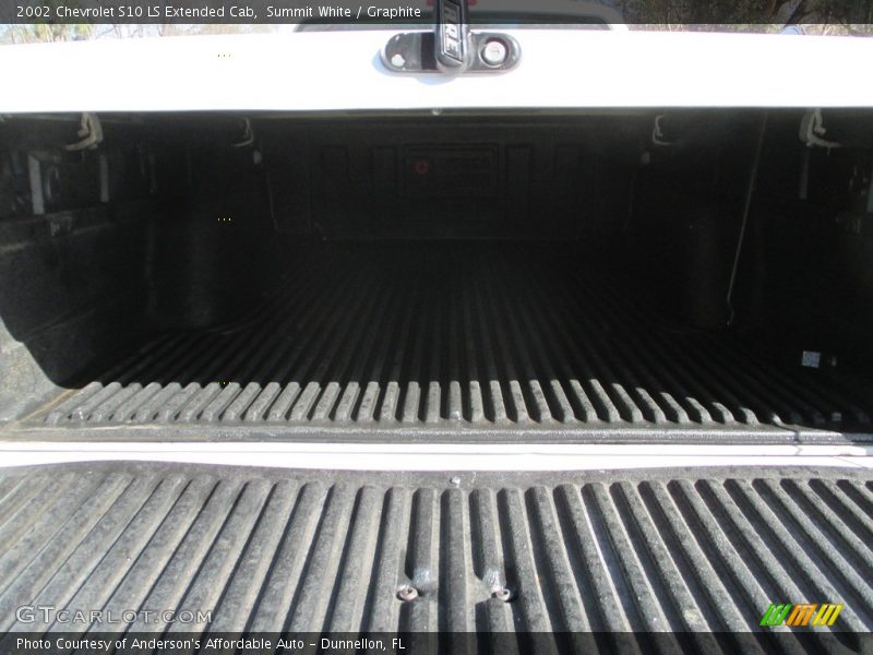 Summit White / Graphite 2002 Chevrolet S10 LS Extended Cab