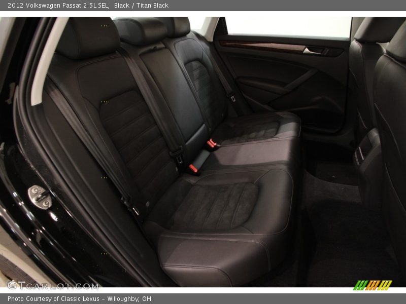 Black / Titan Black 2012 Volkswagen Passat 2.5L SEL