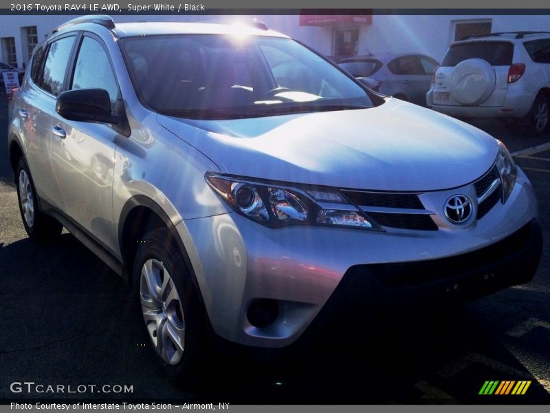 Super White / Black 2016 Toyota RAV4 LE AWD