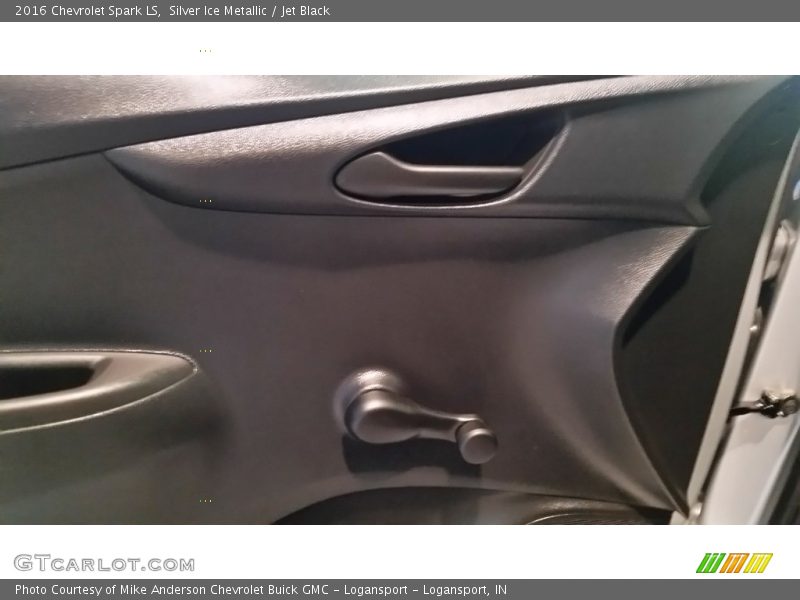 Silver Ice Metallic / Jet Black 2016 Chevrolet Spark LS